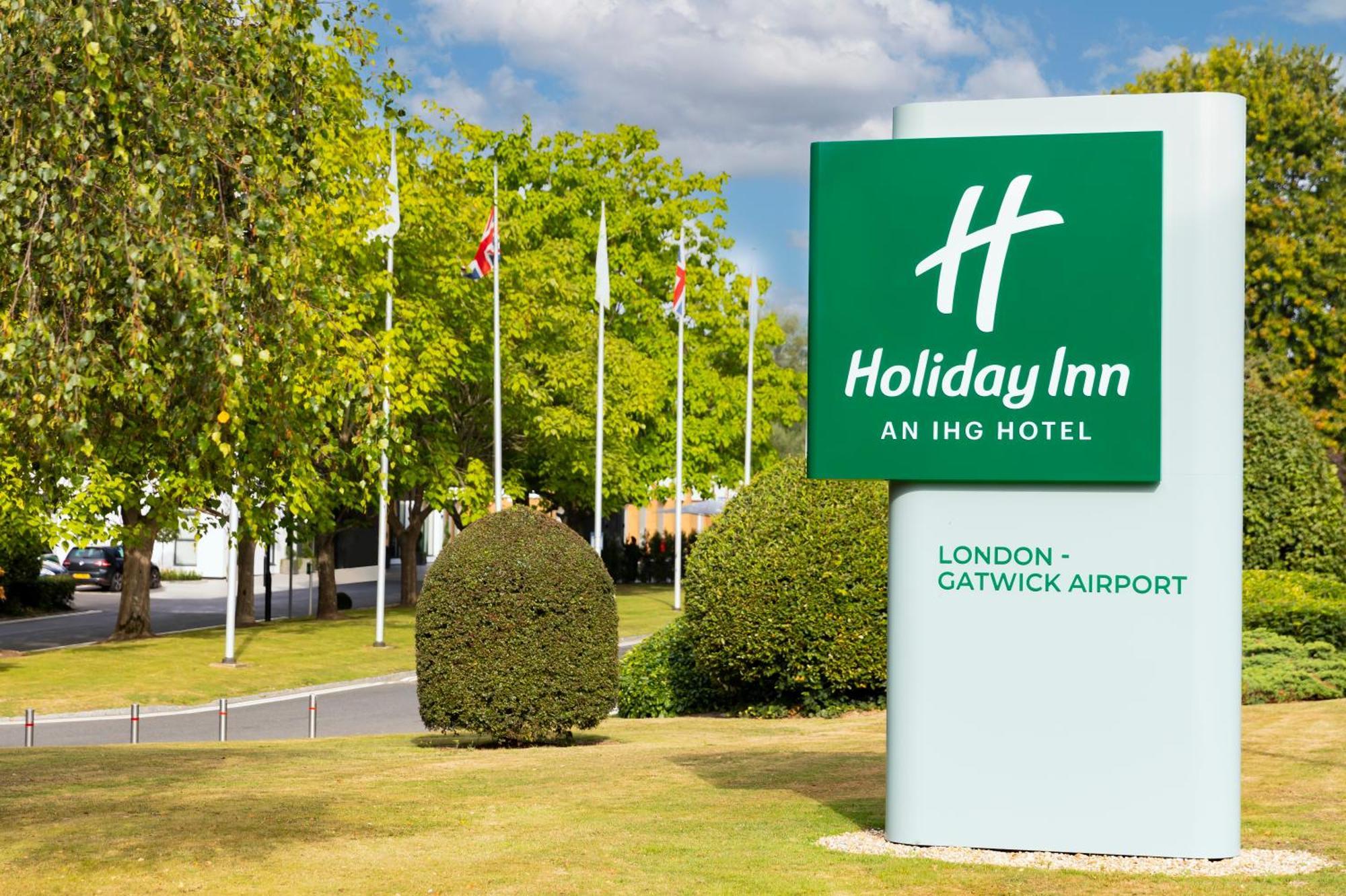 Holiday Inn London - Gatwick Airport, An Ihg Hotel Horley Exterior photo